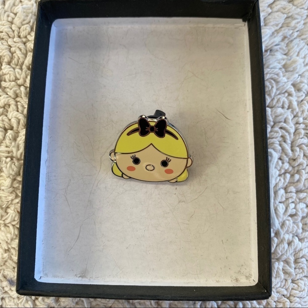 🌻 Alice Pin